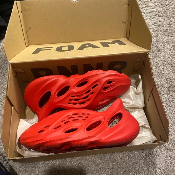SOLD///Yeezy Foam RNNR “Vermilion”///SOLD - Picture 2 of 5